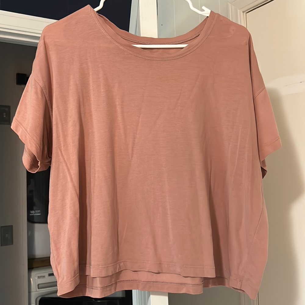 LuLuLemon Cropped T